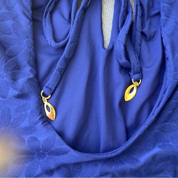 TRINA TURK JOPLIN JACQUARD PETAL CUTOUT PLUNGE ONE PIECE SWIMSUIT blue size 8 - Picture 8 of 11